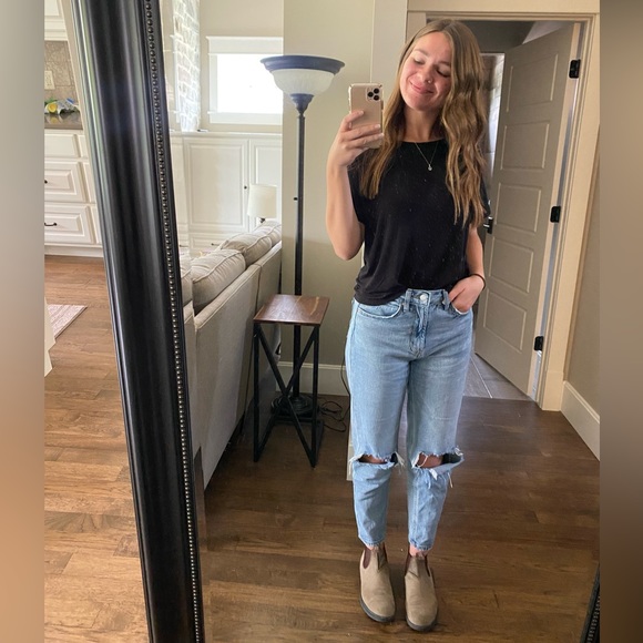 Meet your Posher, Jaden - Picture 5 of 16